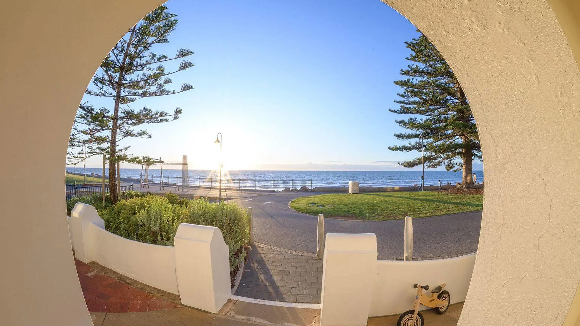 Seawall Apartments Adelaide Apart Otel